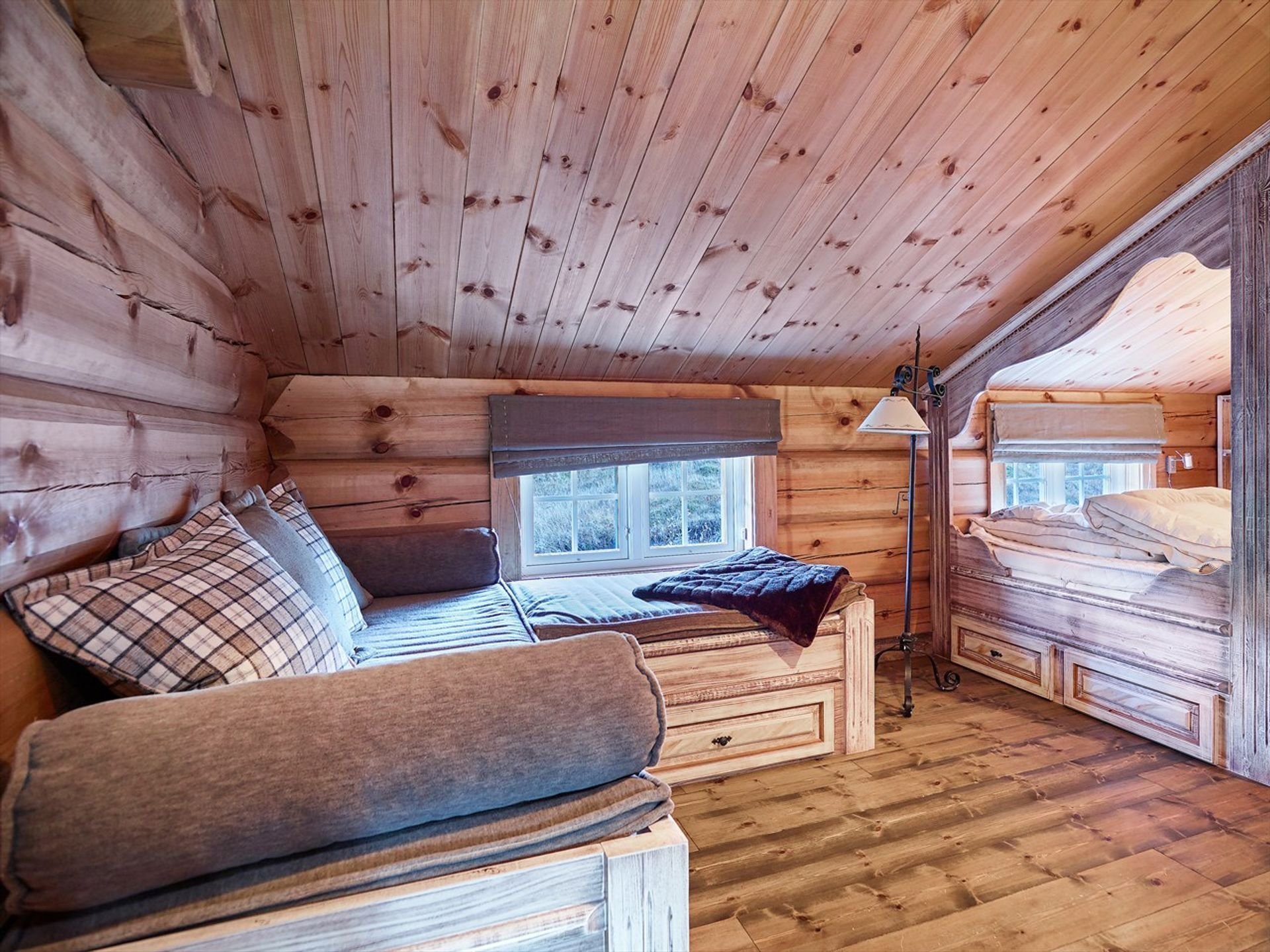 Norský srub s důrazem na řezbářskou práci