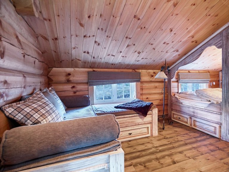 Norský srub s důrazem na řezbářskou práci