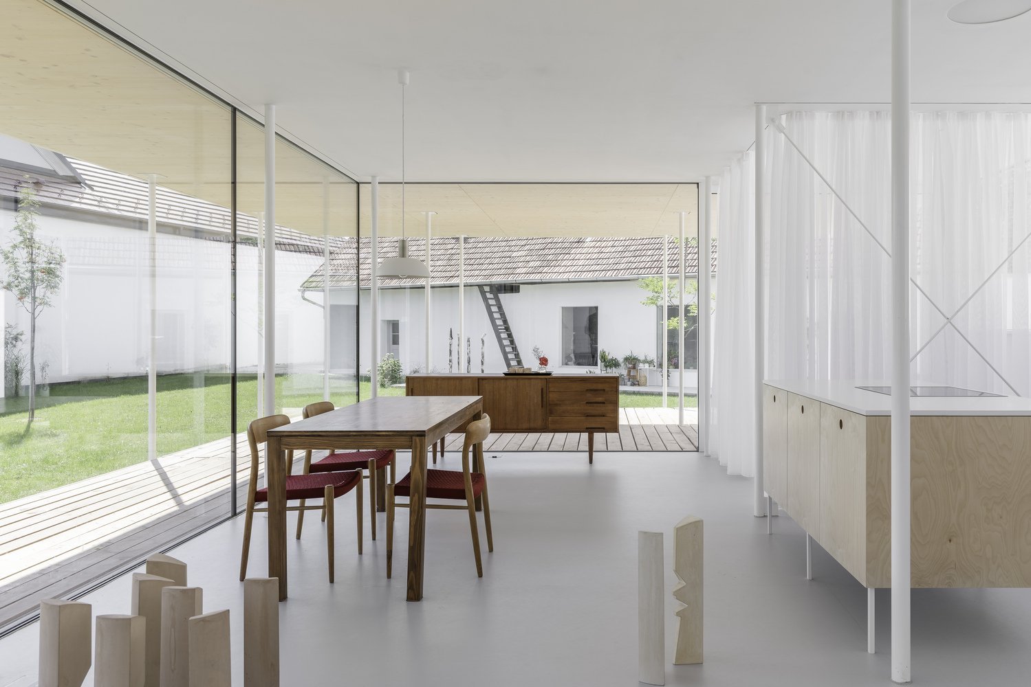 Obytný pavilon s ateliérem