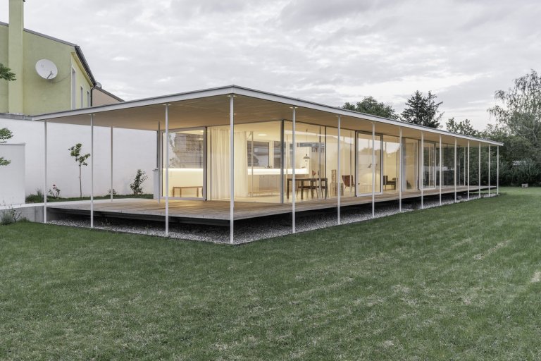 Obytný pavilon s ateliérem