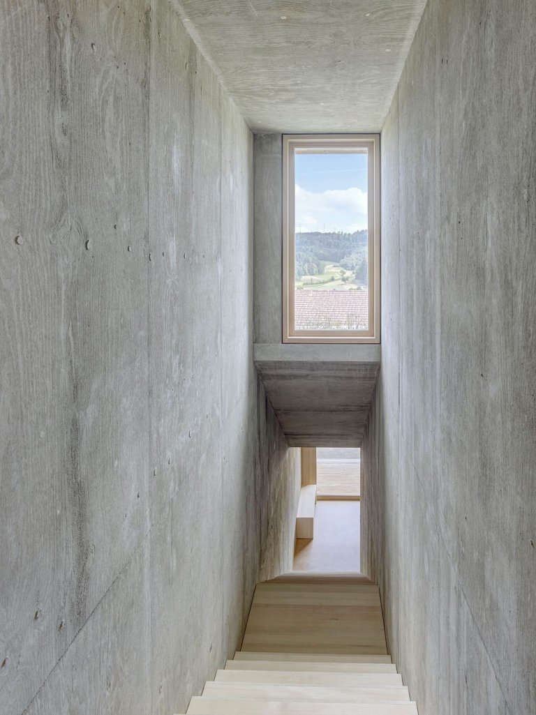 Pasivní rodinný dům ve strmém svahu