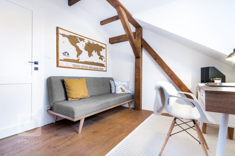 Podkrovní byt cestovatelů (mladé rodiny) v podhůří Beskyd