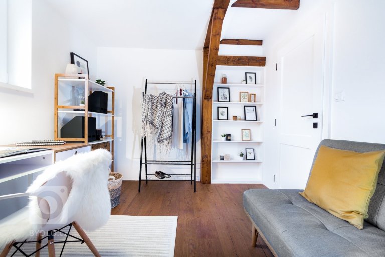 Podkrovní byt cestovatelů (mladé rodiny) v podhůří Beskyd