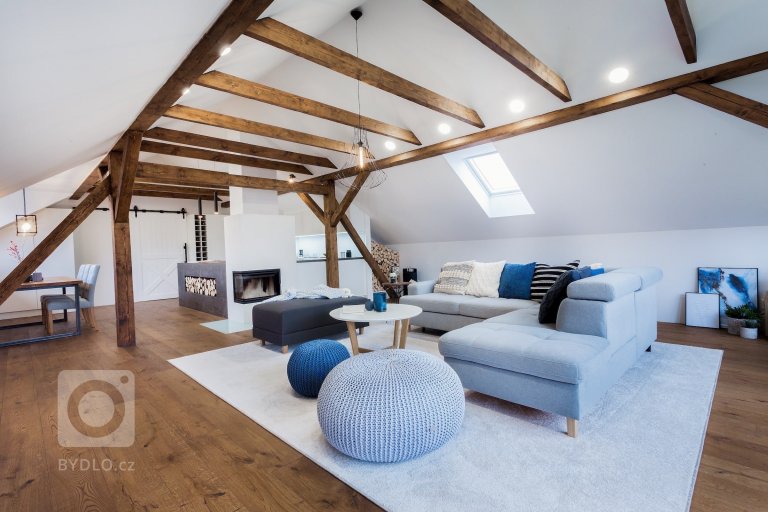 Podkrovní byt cestovatelů (mladé rodiny) v podhůří Beskyd