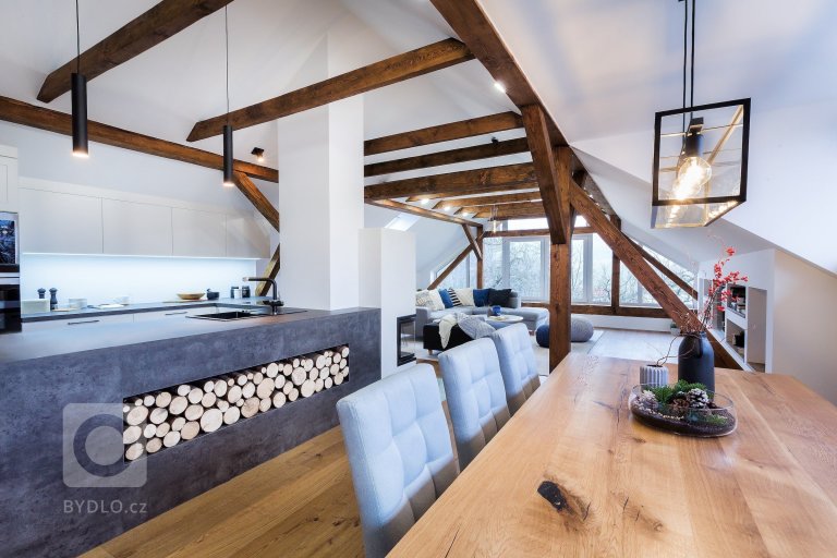 Podkrovní byt cestovatelů (mladé rodiny) v podhůří Beskyd