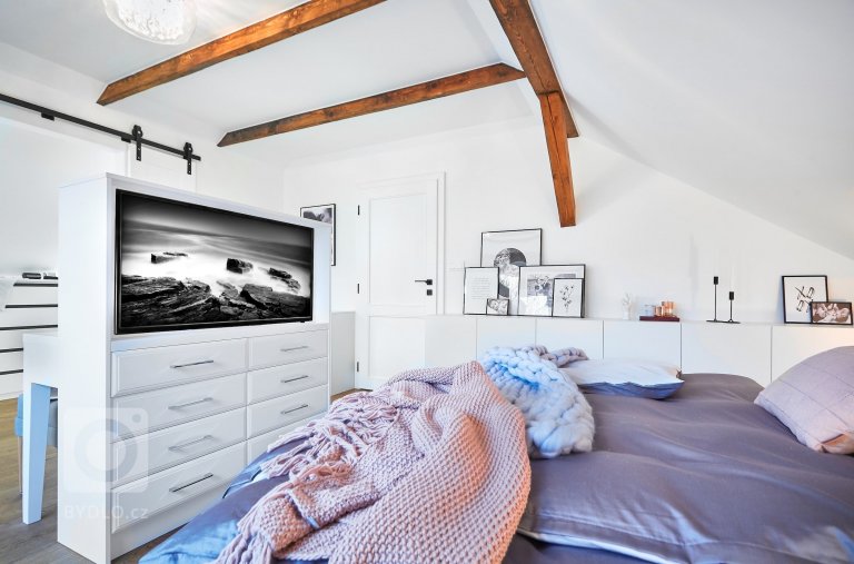 Podkrovní byt cestovatelů (mladé rodiny) v podhůří Beskyd