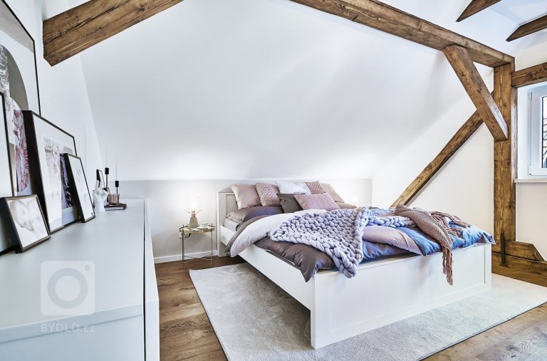 Podkrovní byt cestovatelů (mladé rodiny) v podhůří Beskyd