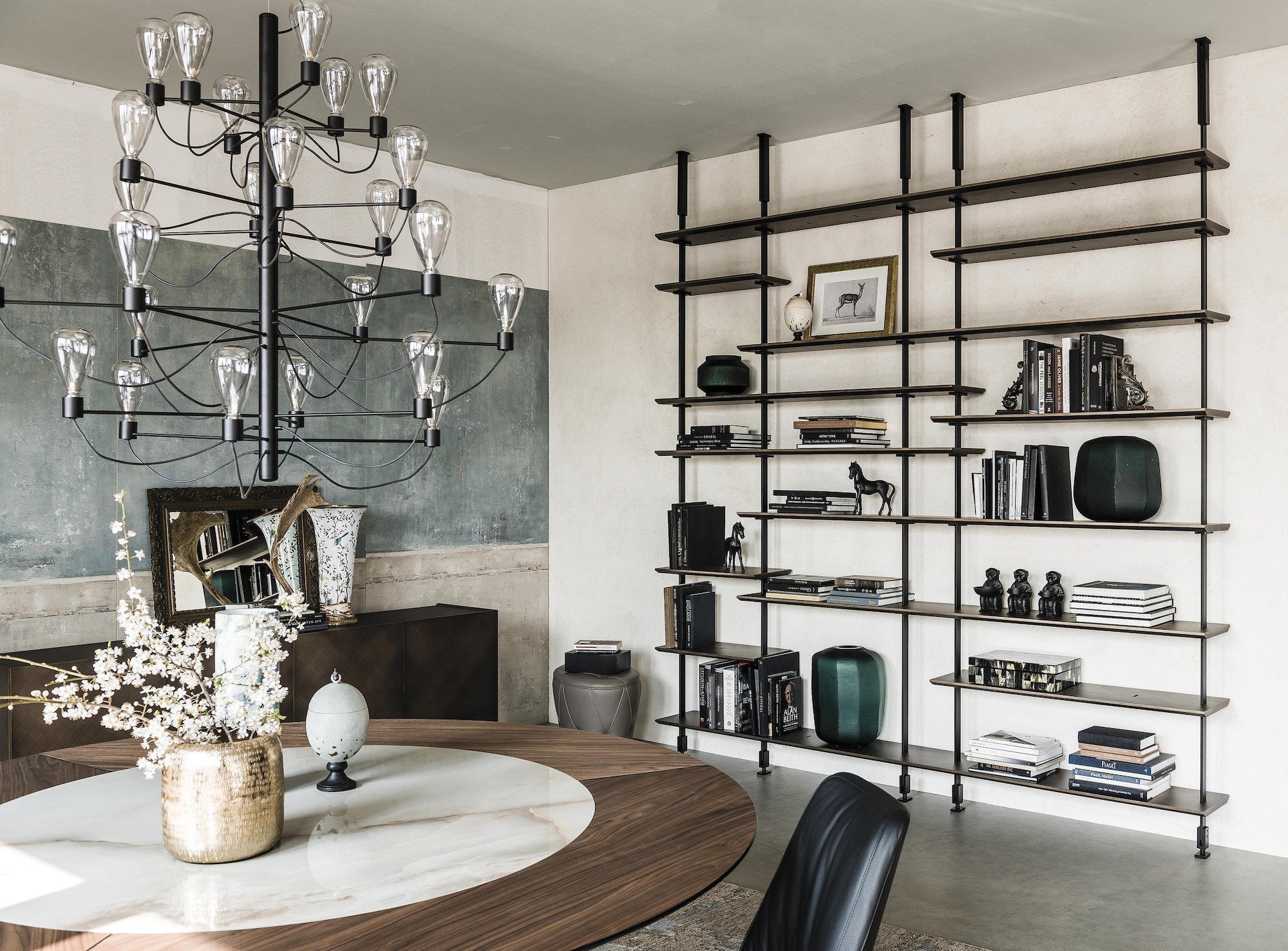 Police na knihy jako výstřelek designérů