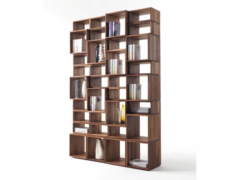 Police na knihy jako výstřelek designérů