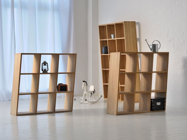 Police na knihy jako výstřelek designérů