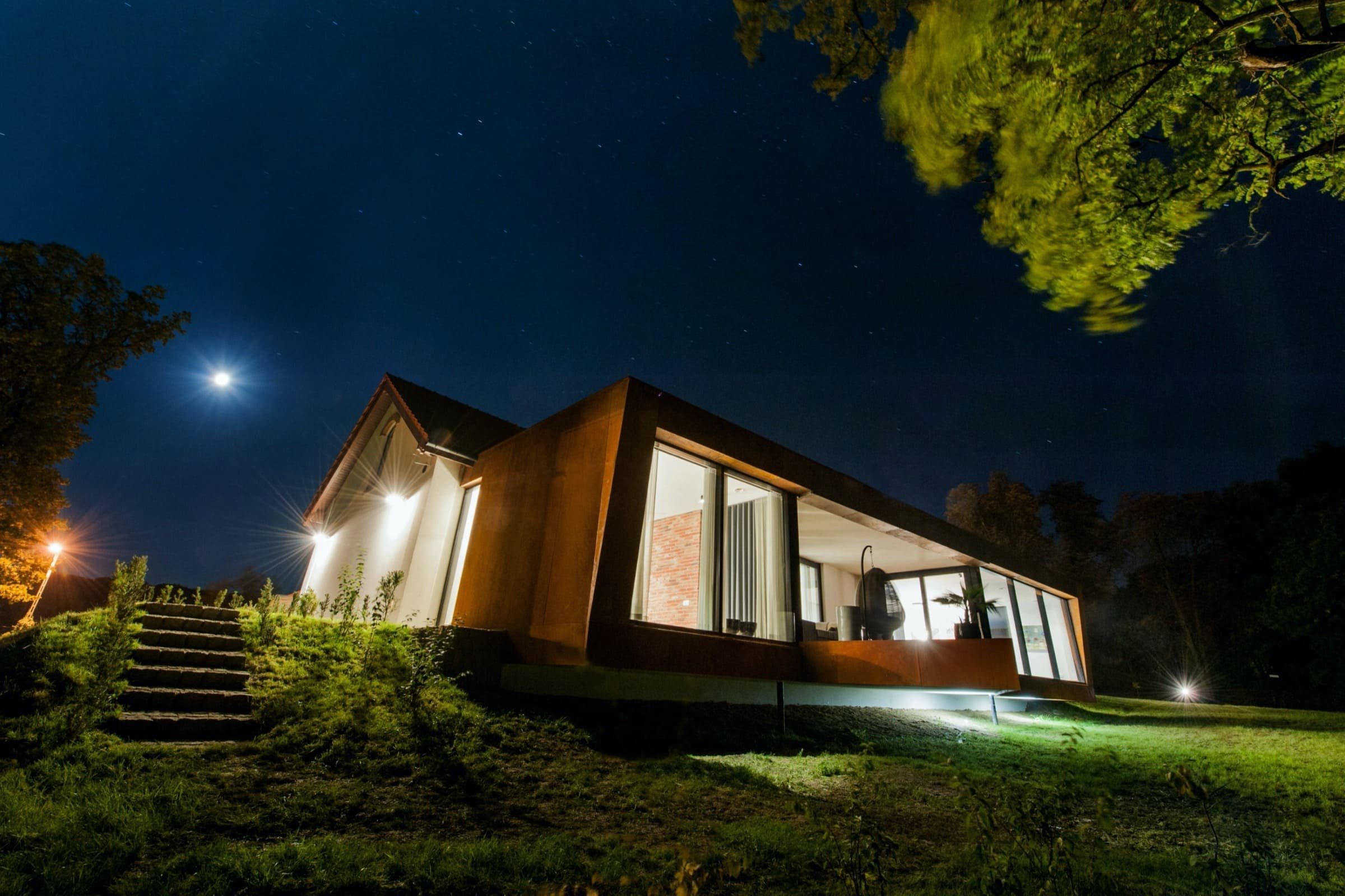 Proměna rozpadlé farmy na moderní bydlení