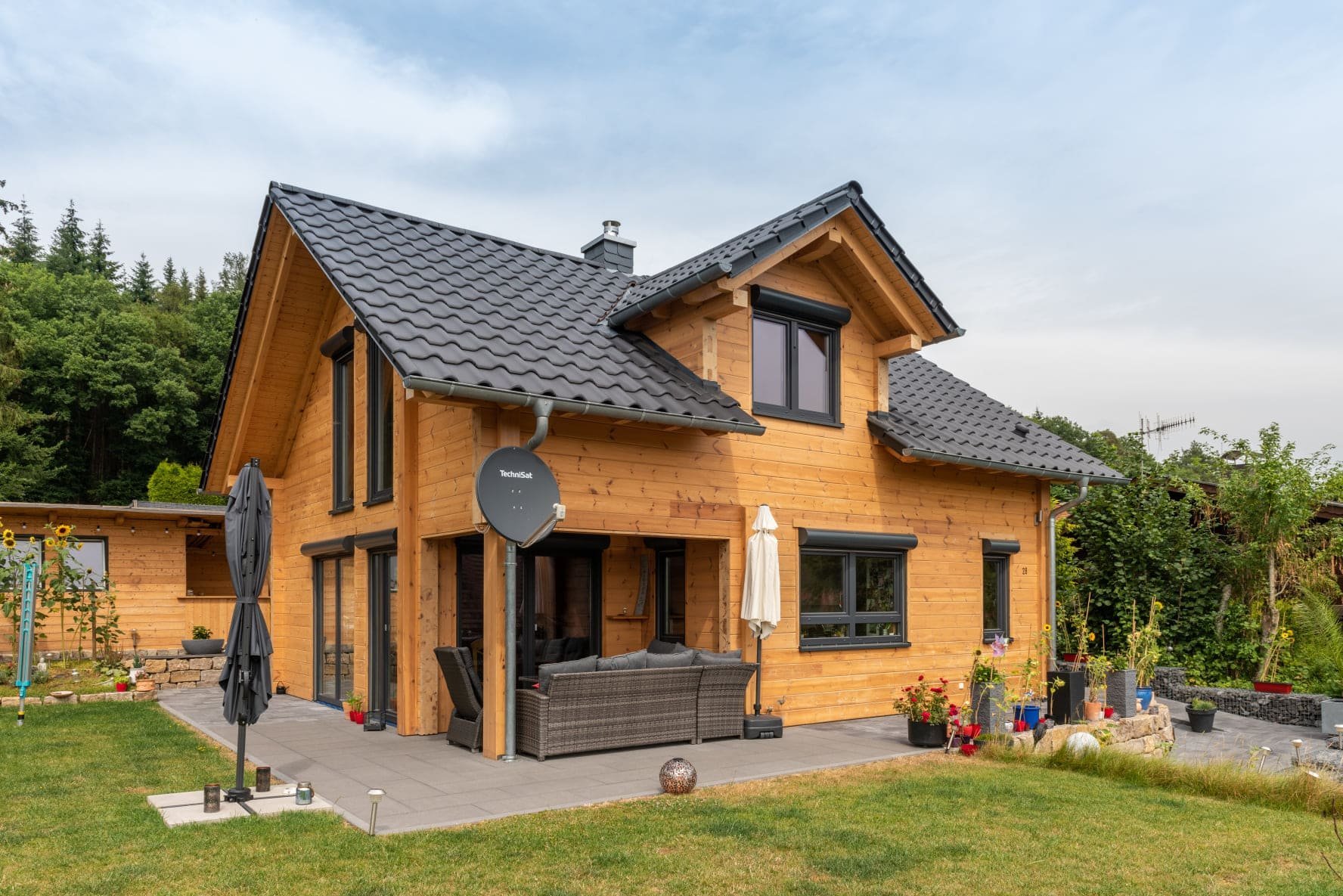 Půvabná dřevostavba u lesa