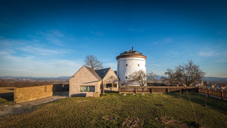 Rekonstrukce a dostavba větrného mlýna ve Zbyslavicích