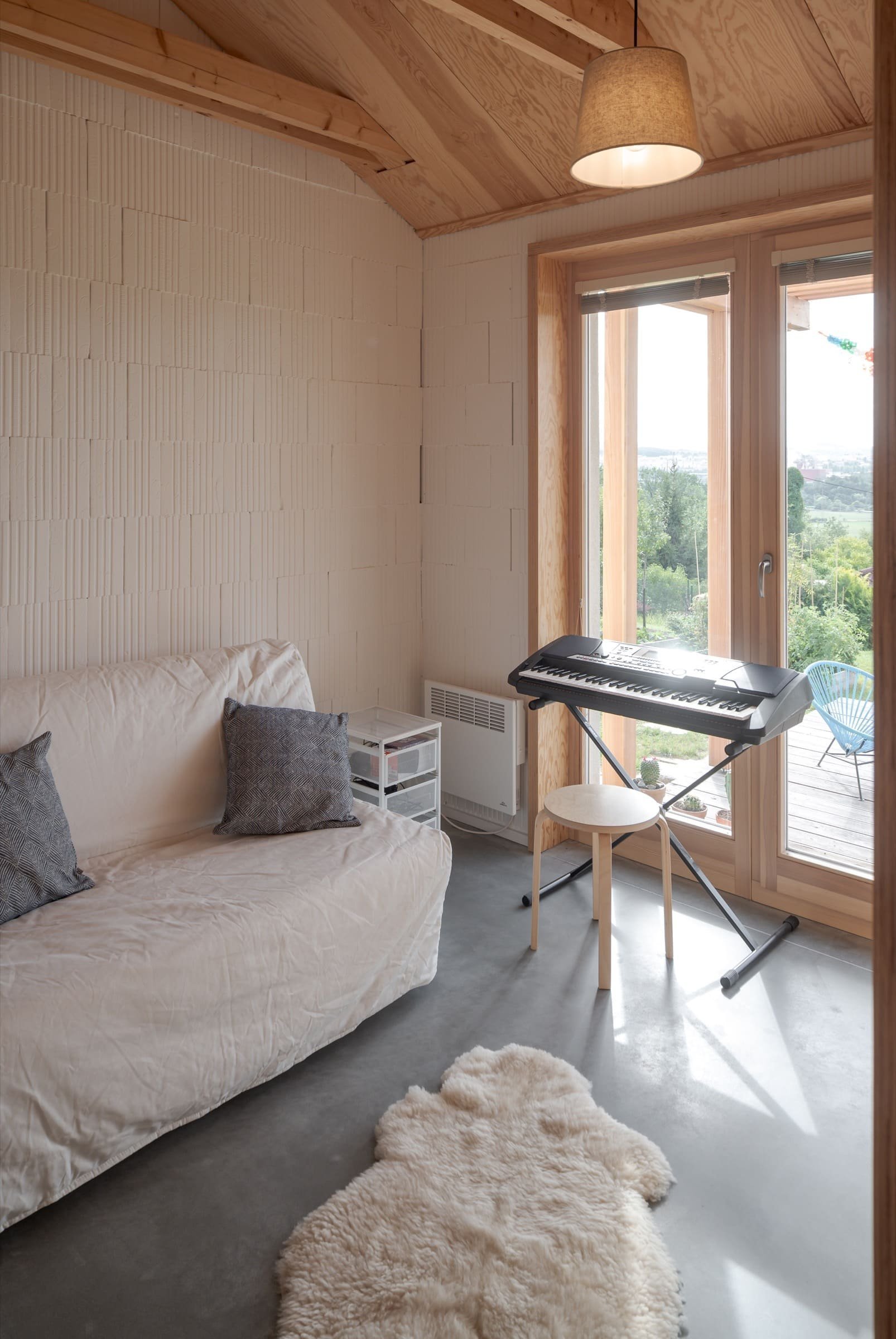 Rekreační domek vdechl zapomenuté zahradě nový život