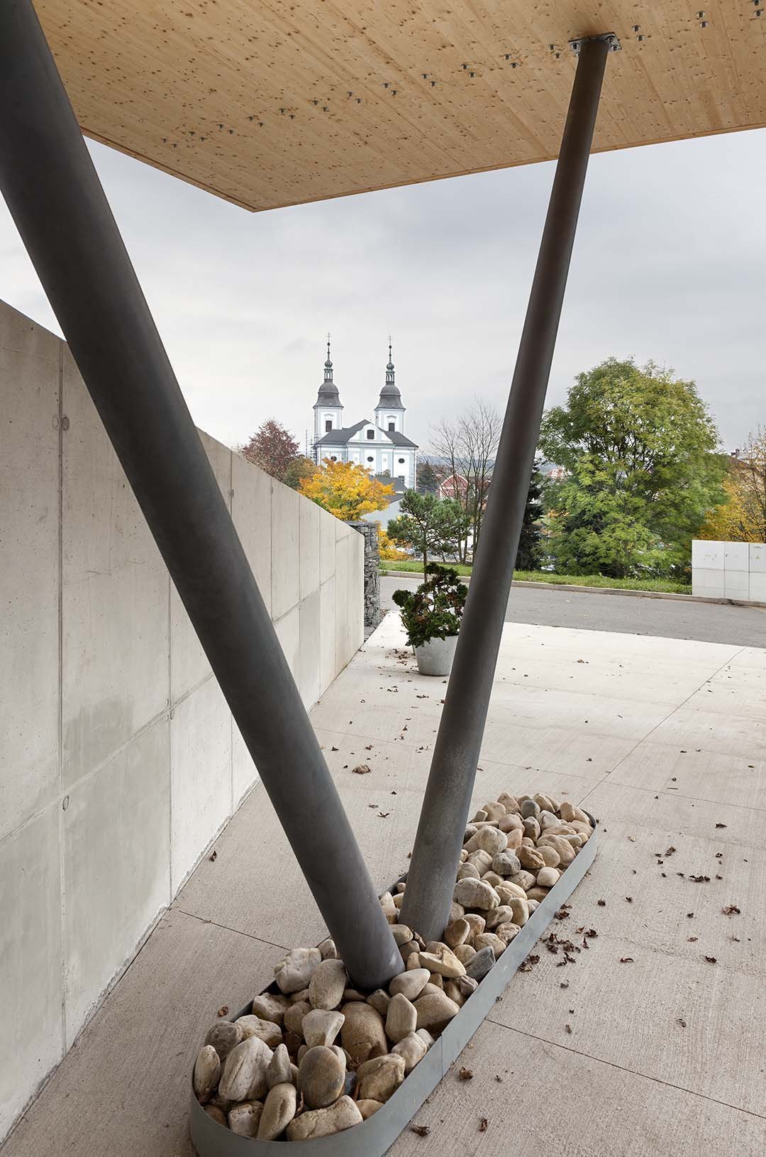 Rodinný dům nad prudkým terénem