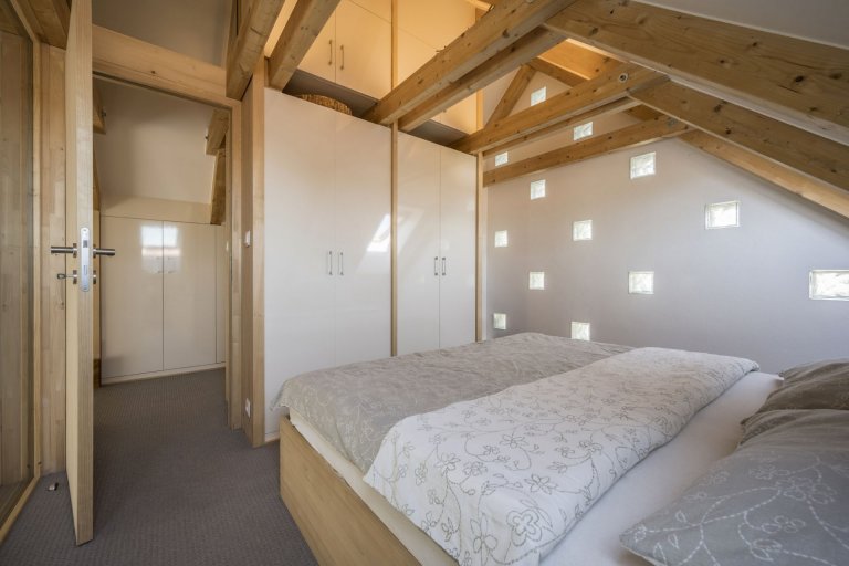 Rodinný dům uprostřed starodávných sklepů