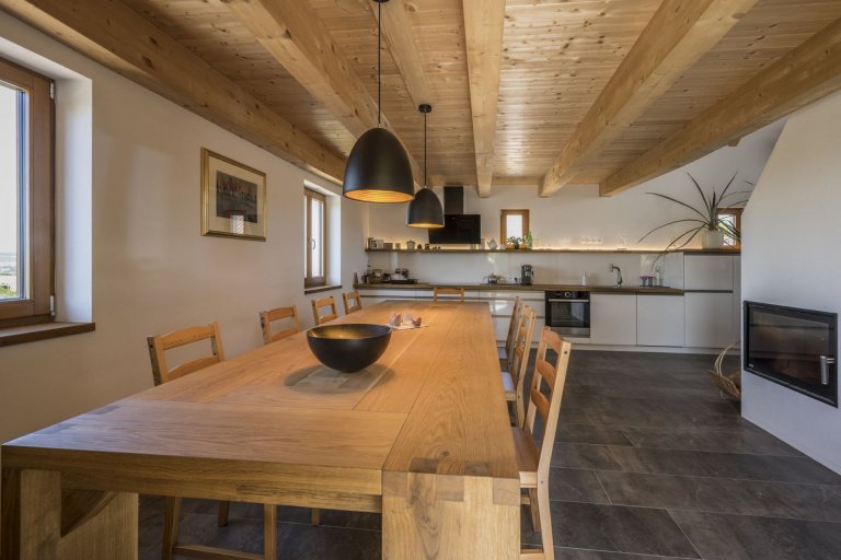 Rodinný dům uprostřed starodávných sklepů