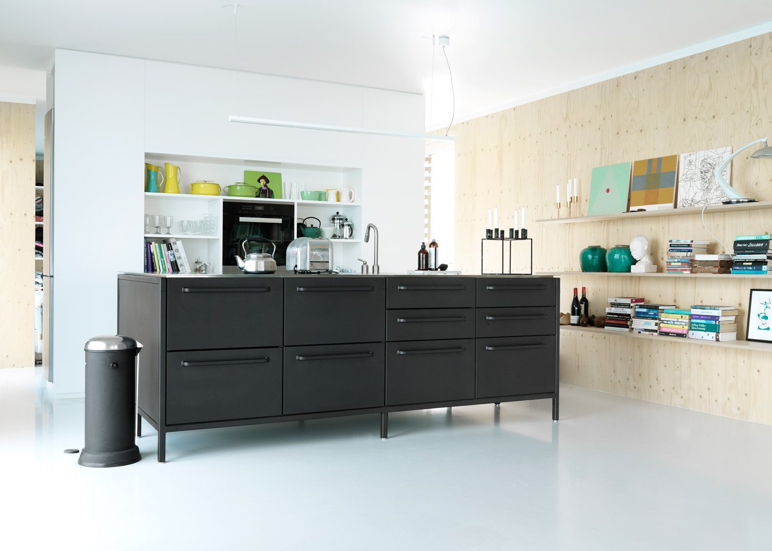 S touhou po romantice na vodě si postavili hausbót