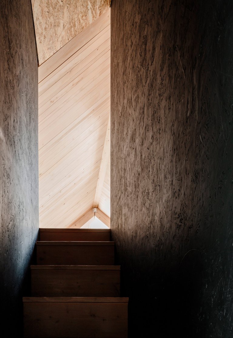 Skvěle řešená finská dřevostavba u jezera