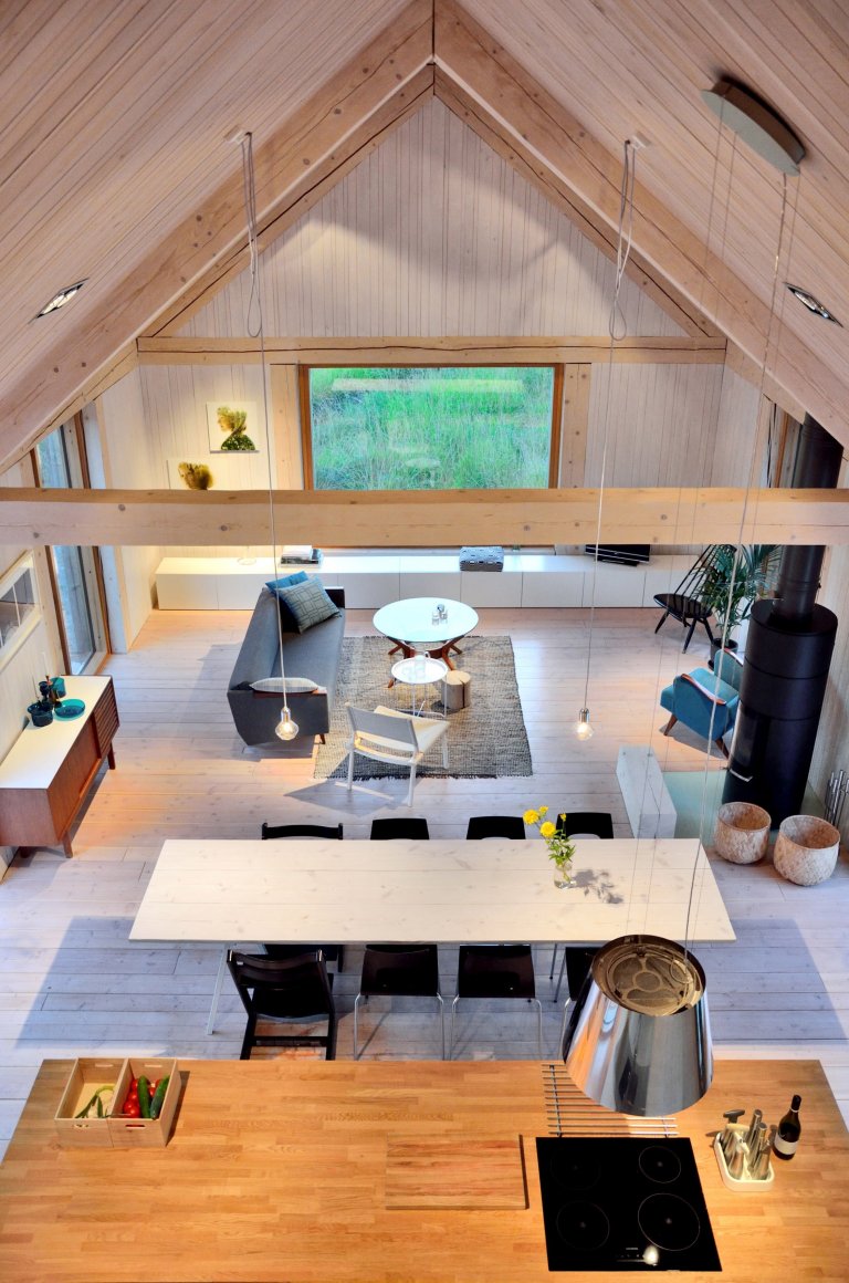 Skvěle řešená finská dřevostavba u jezera