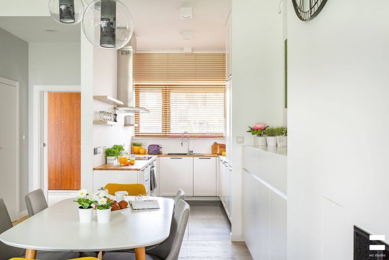 Svěží interiér domu ve Varšavě