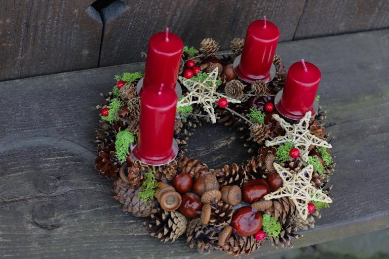 Trendy adventních věnců pro rok 2018