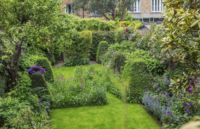 V londýnské zahradě