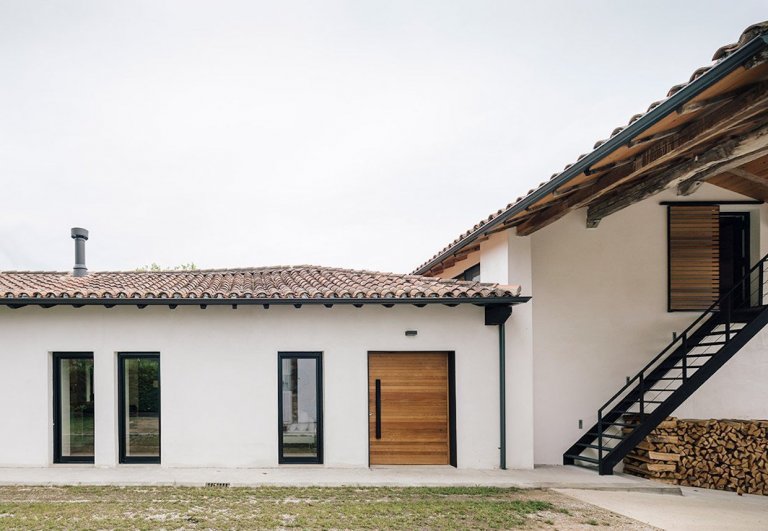 Ze staré stáje vzniklo krásné bydlení