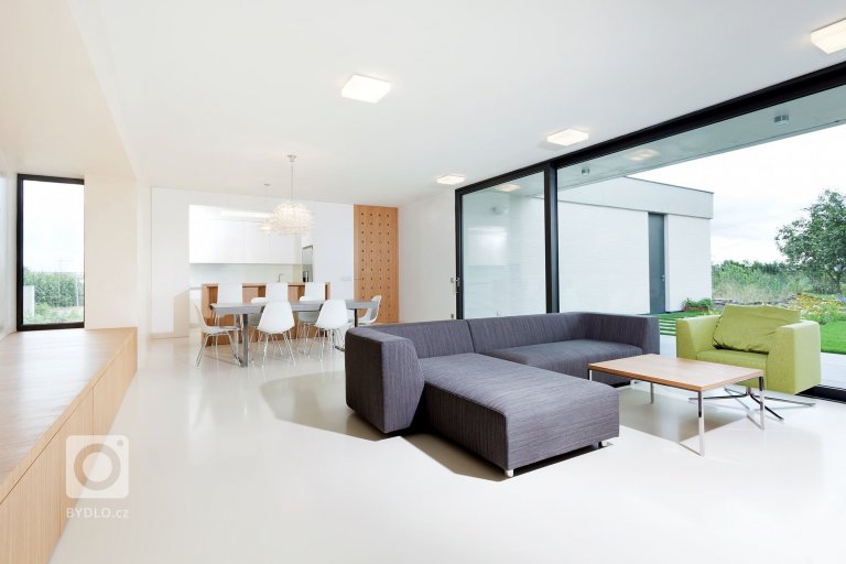 add picture to album