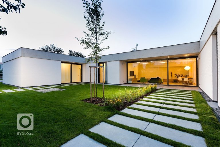 add picture to album