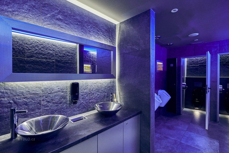 add picture to album