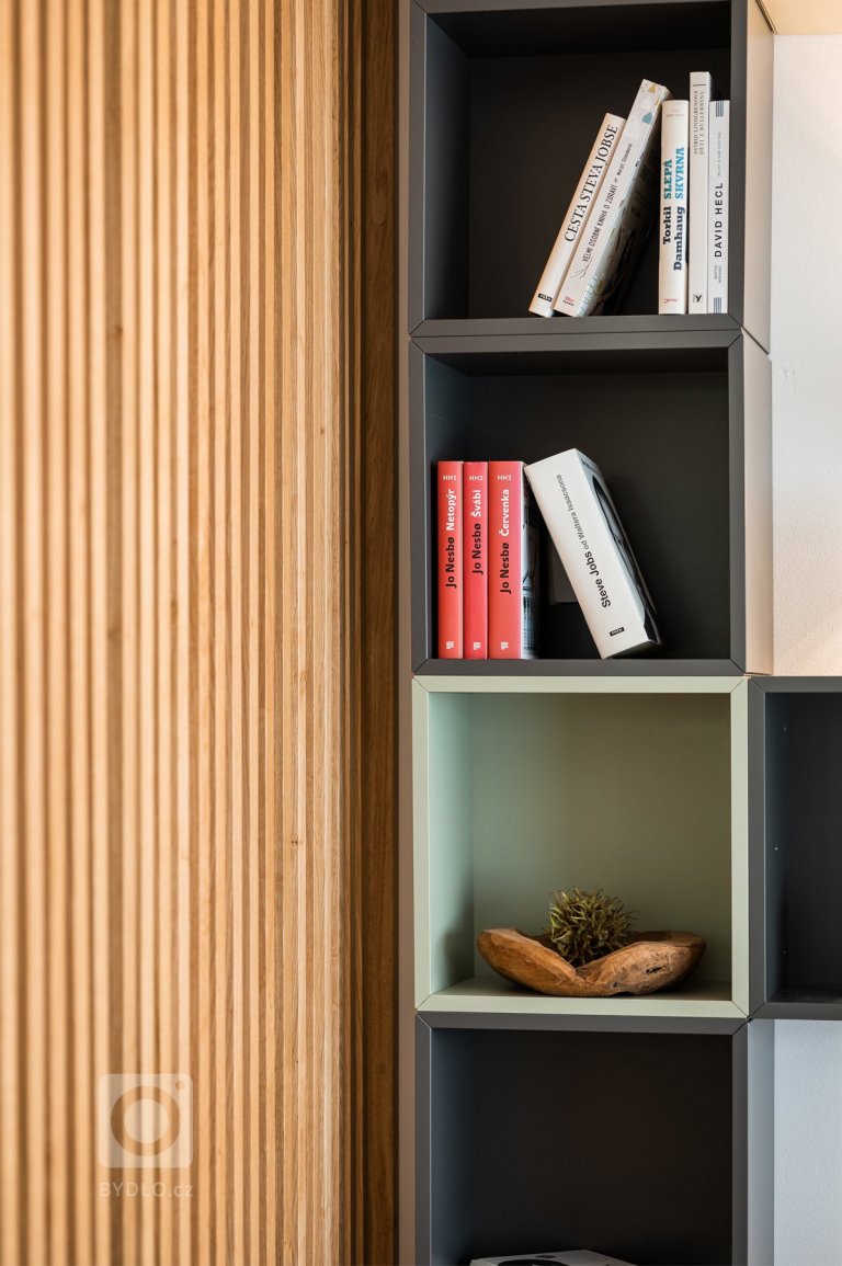 add picture to album