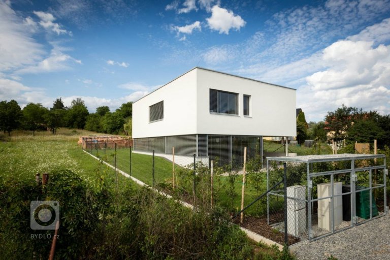 add picture to album