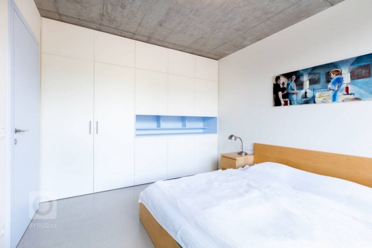 add picture to album