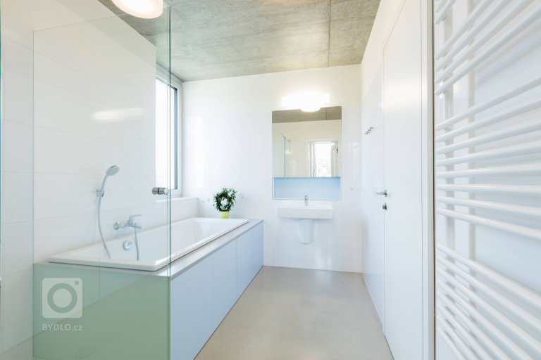 add picture to album