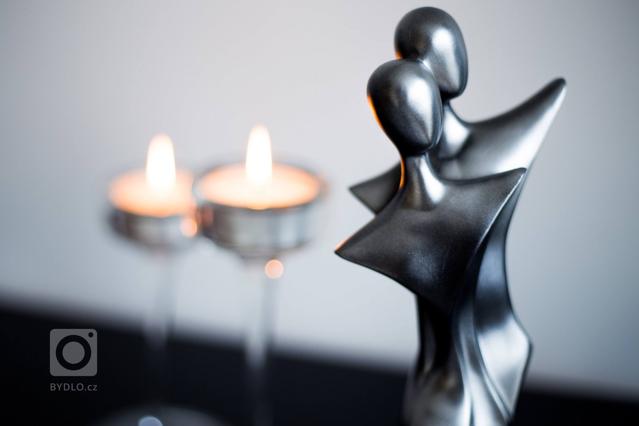 Postarší vilku nedaleko Kolína si vybrali mladí manželé jako svůj nový domov a útočiště pro klidný život s&nbsp;rychlým dosahem do hlavního města. Dům však již…