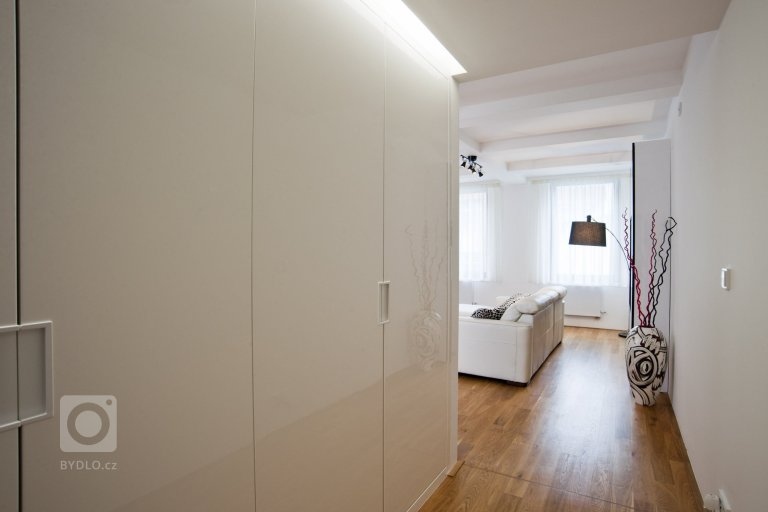 add picture to album