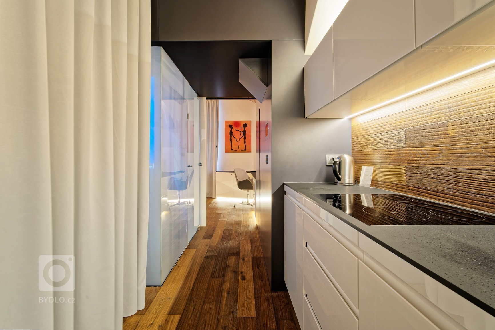 Jsme spolutvůrci jedinečného projektu Ing. Arch. Adama Rujbra, který se nazývá Living Showroom. Jednalo se o realizaci interiéru atypického nevyužívaného…