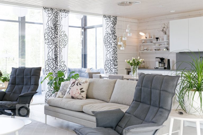 add picture to album