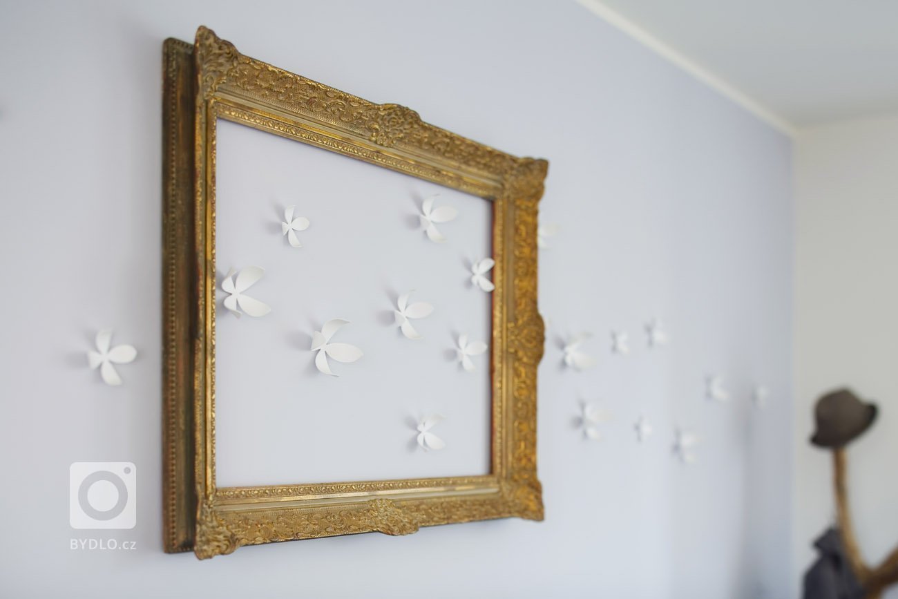 Dům v Čakovicích, což je jedna ze severních částí Prahy, leží v původní zástavbě rodinných domů a místo tedy nabízí naprostý klid, i přesto, že se nachází v…