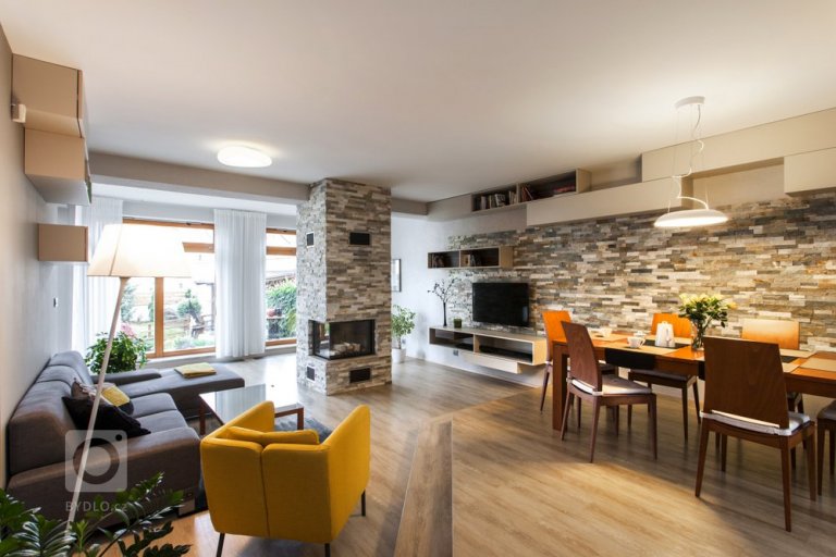 Takto dopadla rekonstrukce v jednom rodinném domě, kde žije Oskar (pes) a jeho páníčkové, kteří se rozhodli, že je na čase pozměnit ráz obývacího pokoje a dát…