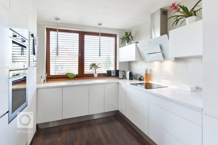 add picture to album