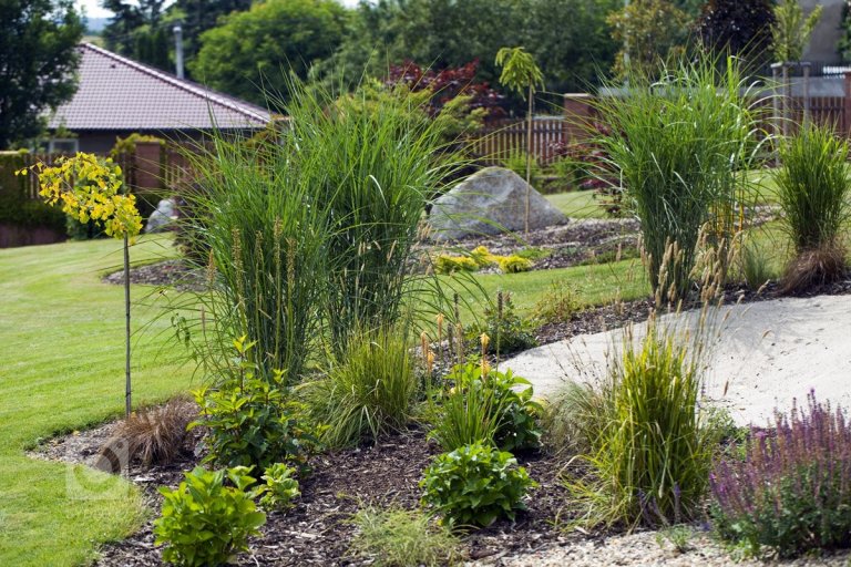 Dům, který se nachází v klidné vesnici, která je nedaleko Prahy. Dům je postavený dle typového projektu, ale interiér majitel chtěl uzpůsobit svým potřebám a…