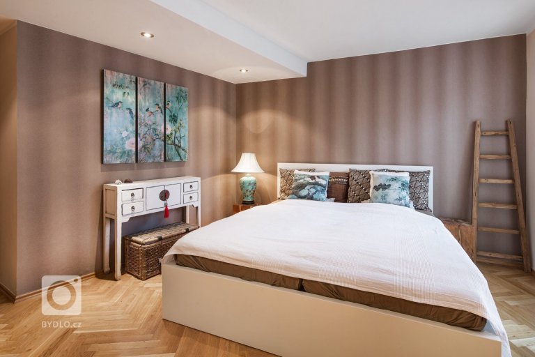 add picture to album