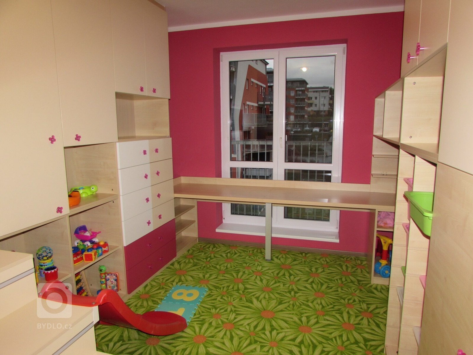 dětský pokoj se skluzavkou