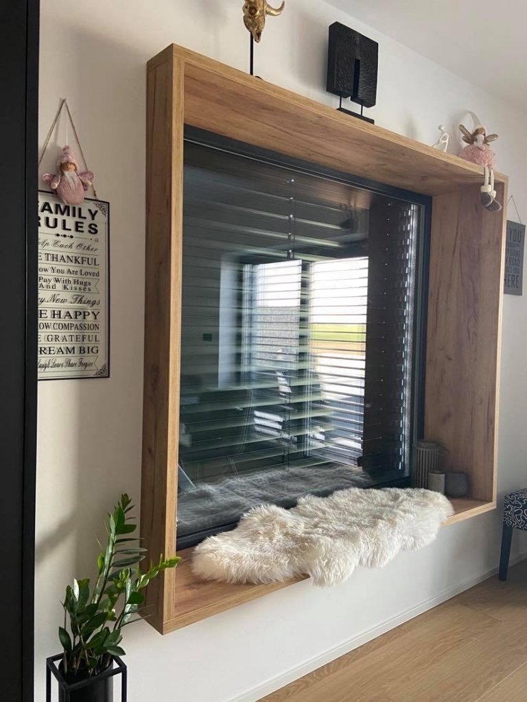 Vždy vytváříme interiér, který je komplexní a funkční jako jeden celek.&nbsp;Co to znamená? Nelpíme na zastaralém rozdělení interiéru do mnoha rozdílných…