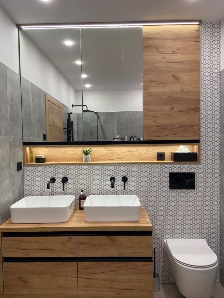 Vždy vytváříme interiér, který je komplexní a funkční jako jeden celek.&nbsp;Co to znamená? Nelpíme na zastaralém rozdělení interiéru do mnoha rozdílných…