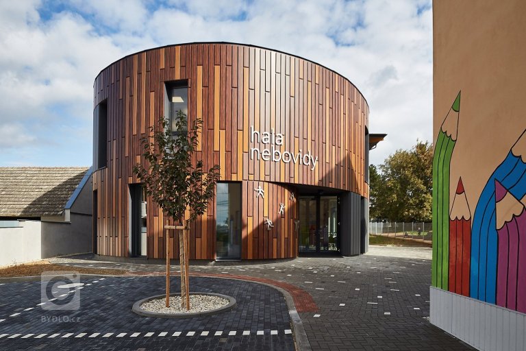 add picture to album