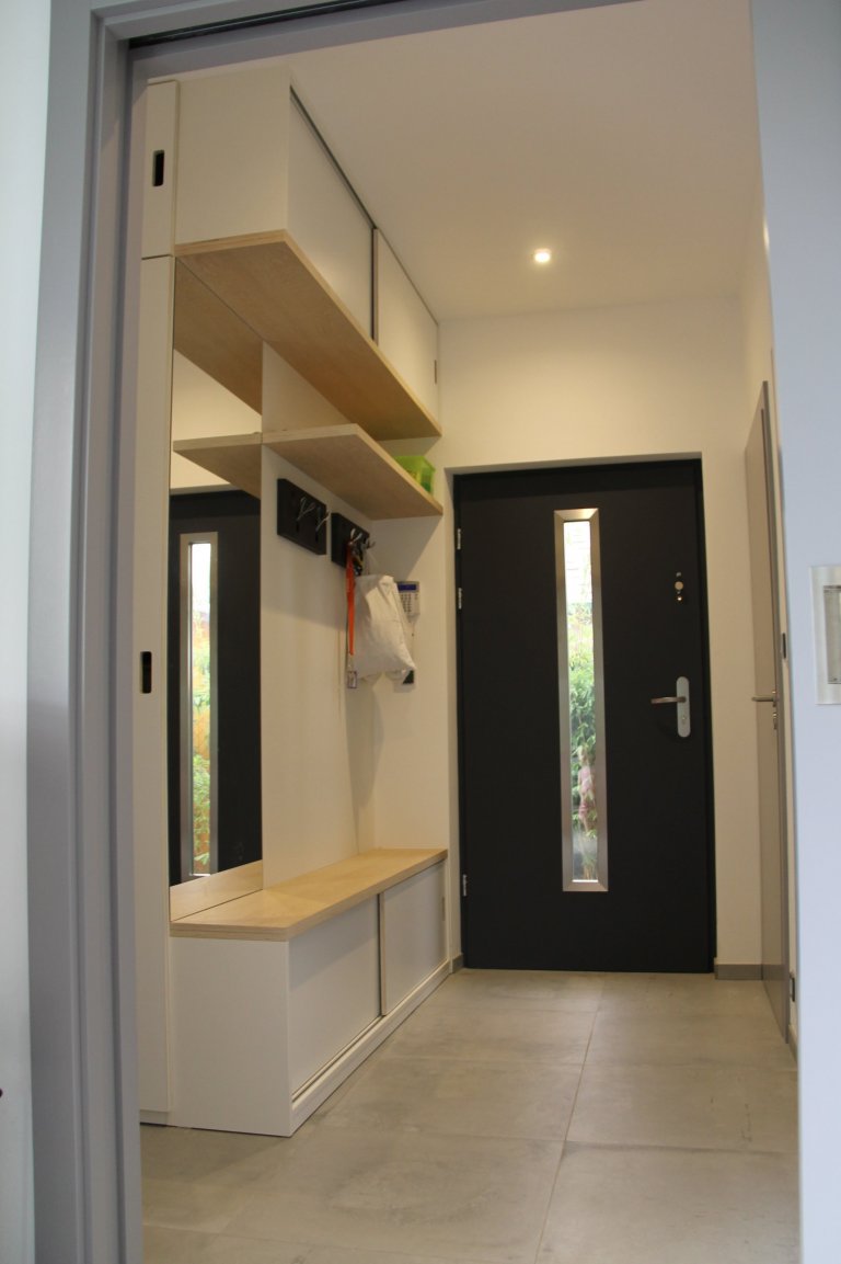 Ze spolupráce s ateliérem Vvem vznikla chata v Kamýku pro náročnou klientku.
