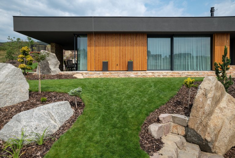 add picture to album